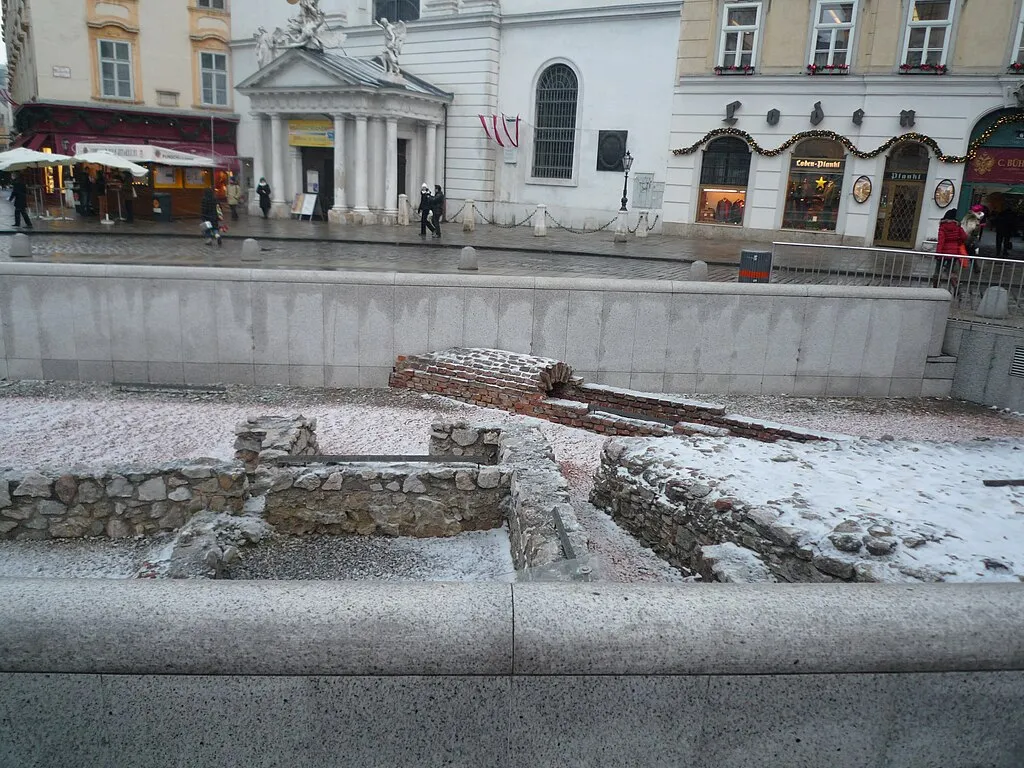 Roman_ruins_Hofburg_Dec_2012.jpg